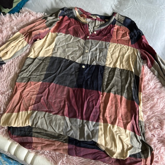 Button up - Picture 1 of 2